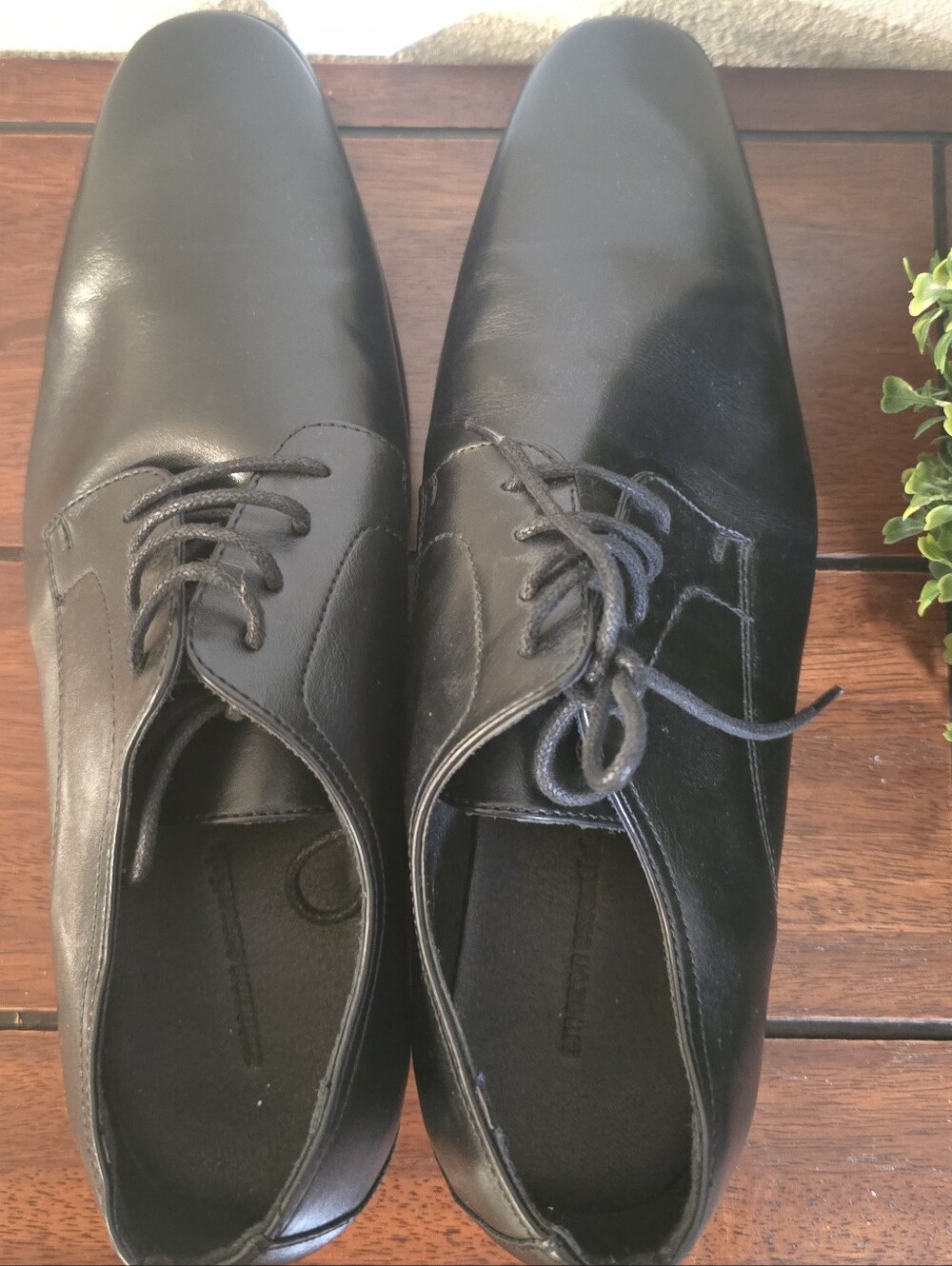 Amazon Essentials Black Men’s Lace-Up Derby Oxfords